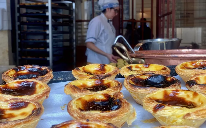 Pastéis de nata, Portuguese custard tarts with a caramelised top